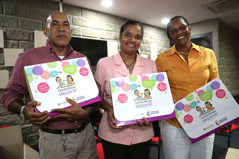 Gobierno Departamental aúna esfuerzos con Ministerio de Educación para que los colegios de las islas sean bilingües